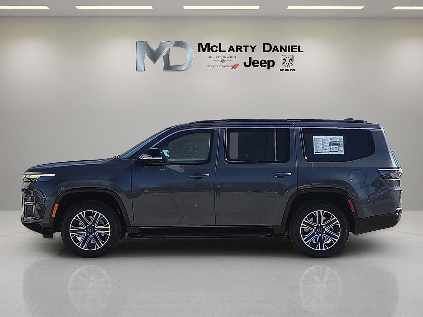 New 2026 Jeep Grand Wagoneer 4WD w/ Premium Group I video 3