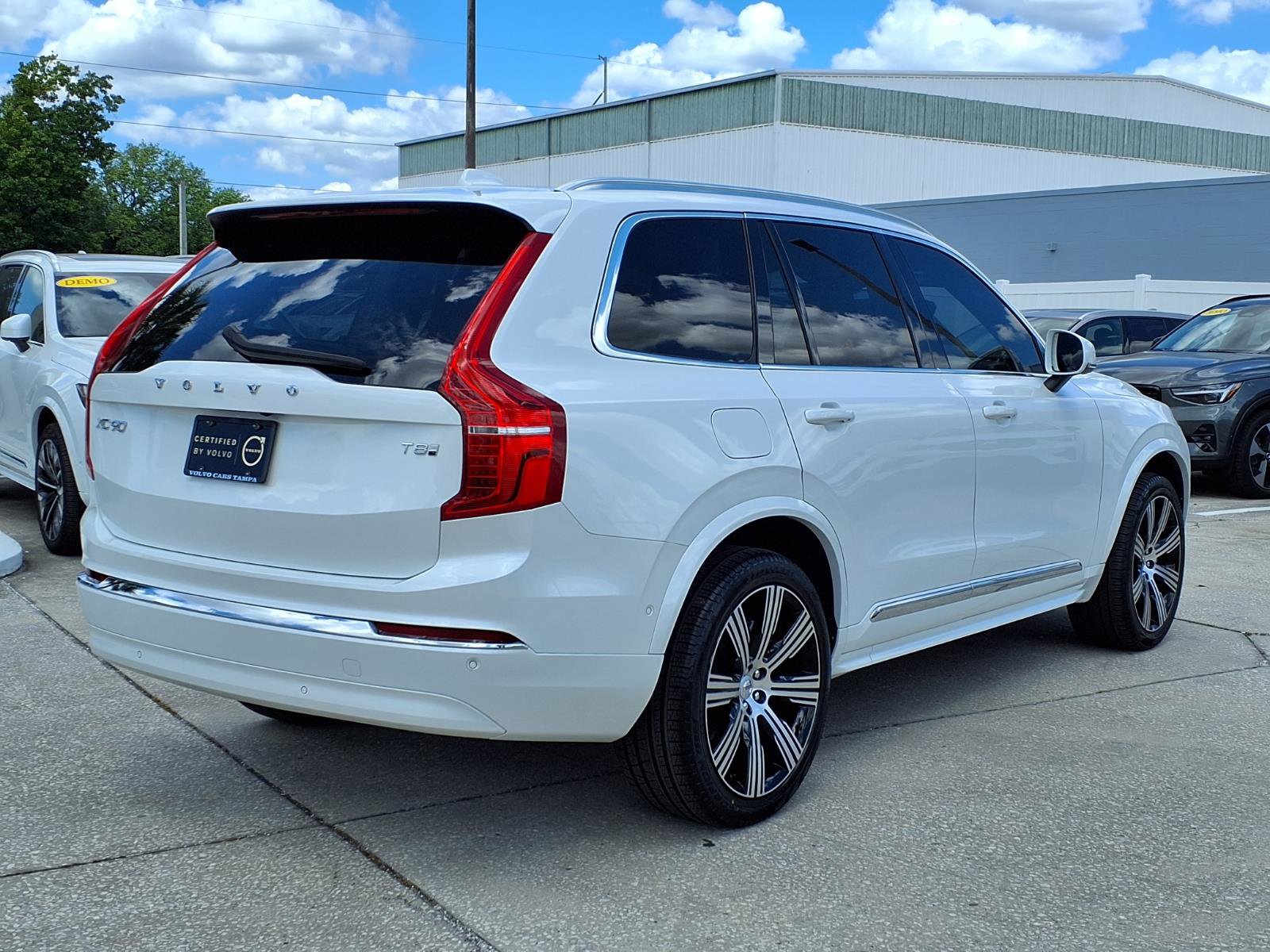 Certified 2025 Volvo XC90 T8 Plus w/ Protection Package Premier AWD/4WD image 7