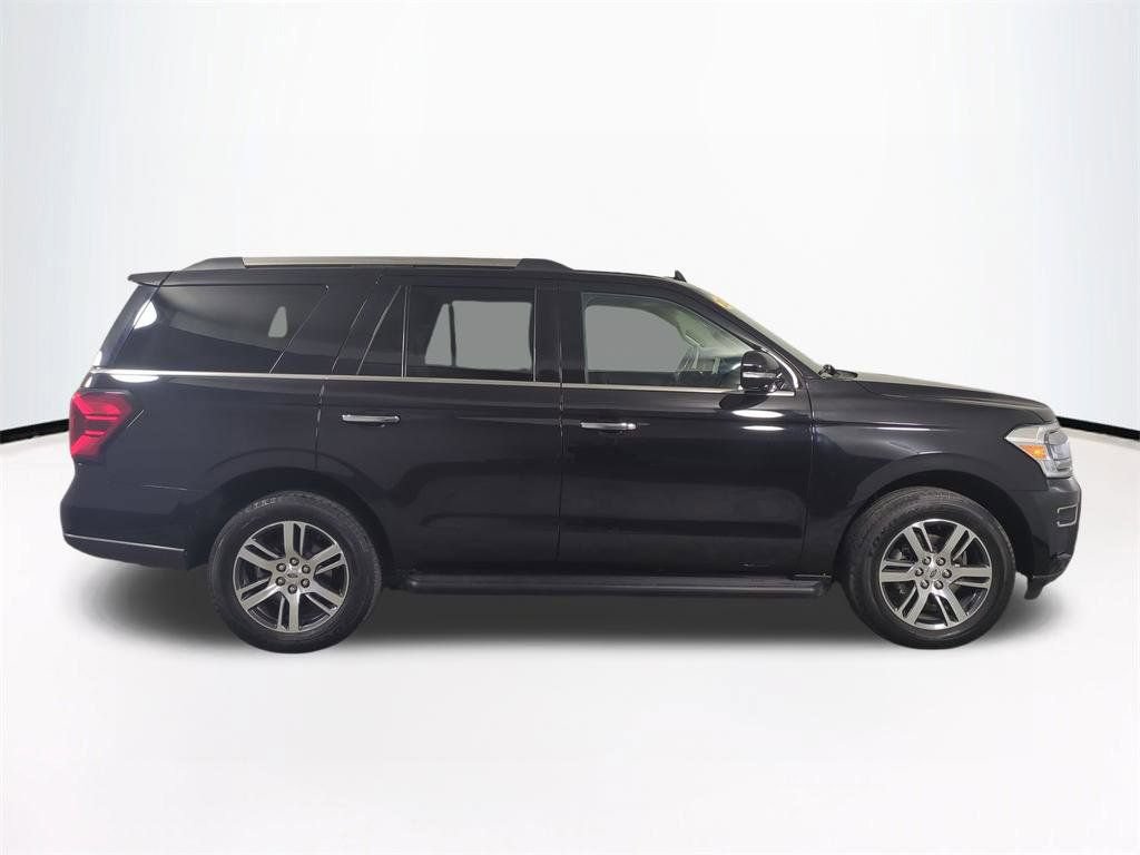 Used 2024 Ford Expedition Limited AWD/4WD image 4