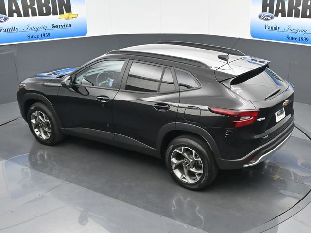 Used 2025 Chevrolet Trax LT w/ LT Convenience Package image 24