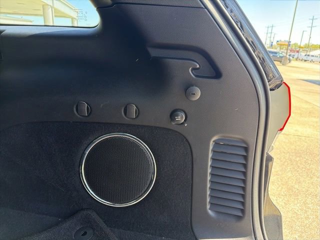 Used 2018 Jeep Grand Cherokee Limited image 31