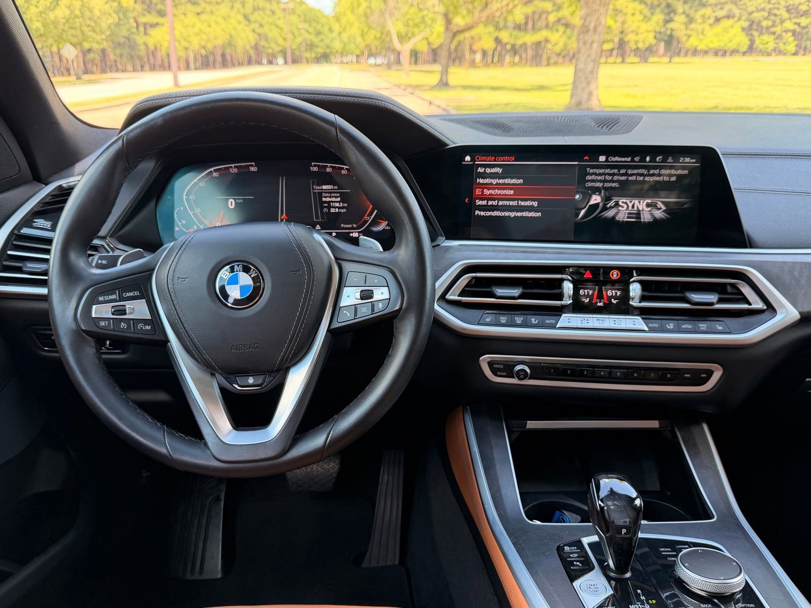 Used 2022 BMW X5 xDrive40i w/ Premium Package AWD/4WD image 3