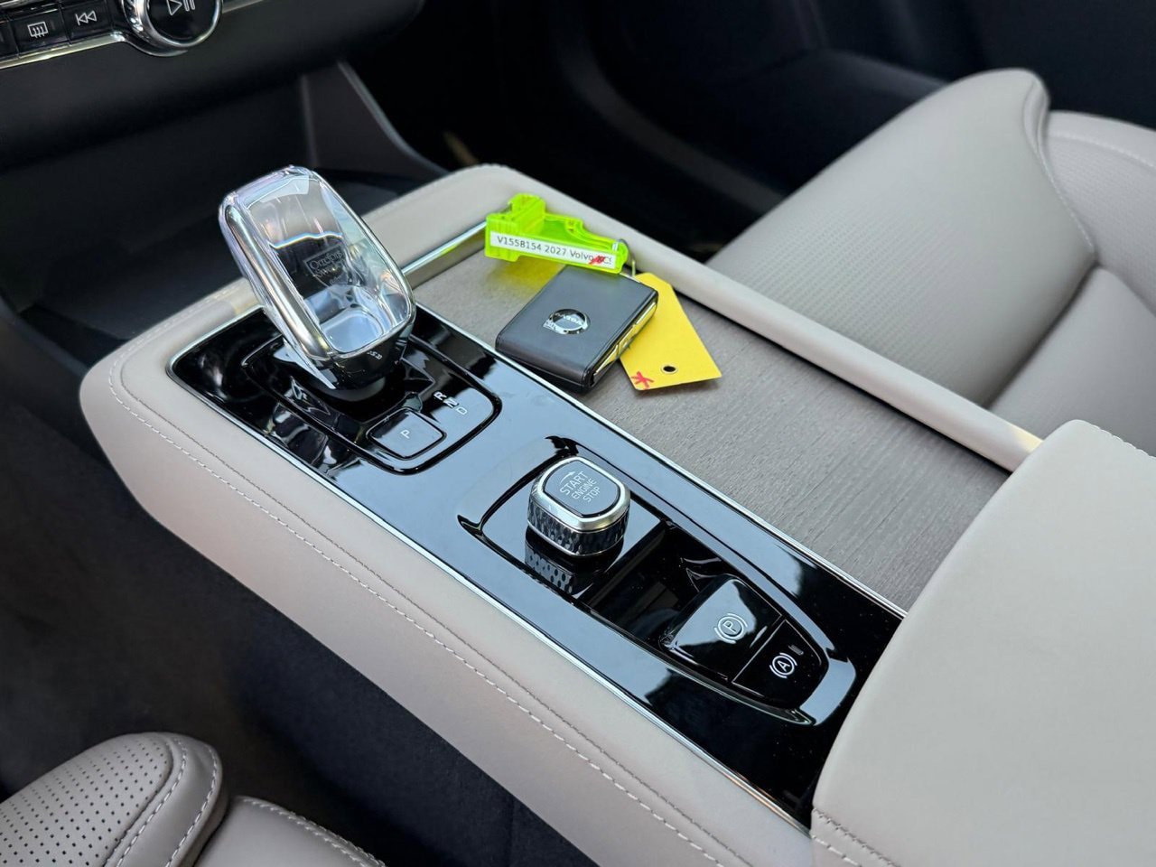 New 2026 Volvo XC90 B6 Plus w/ Protection Package Premier AWD/4WD image 13