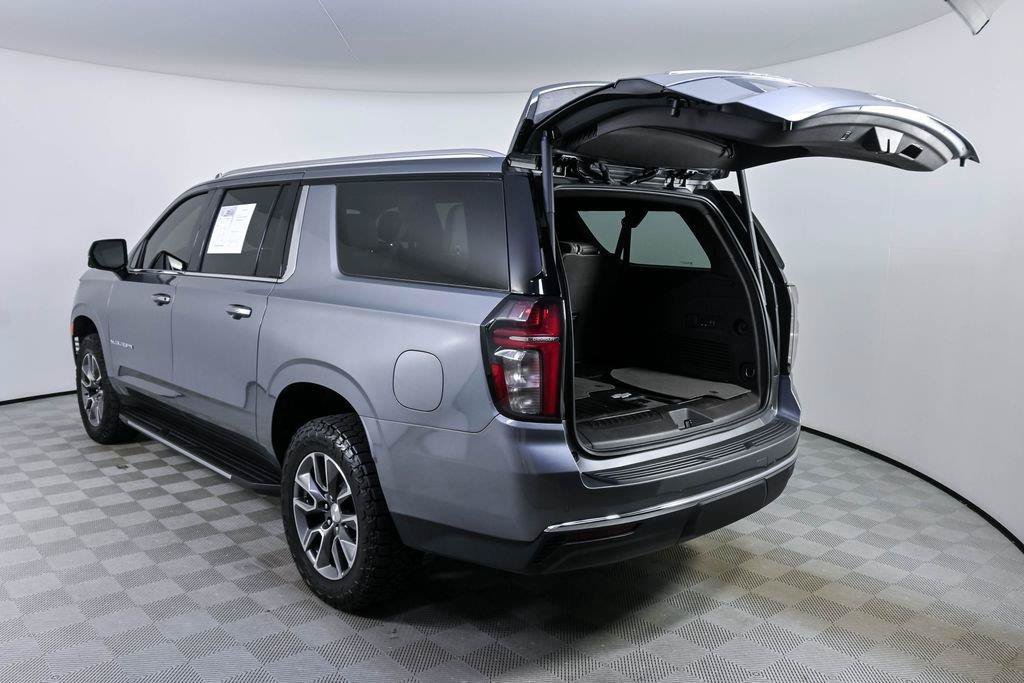 Used 2022 Chevrolet Suburban LT w/ LT Signature Plus Package RWD image 37