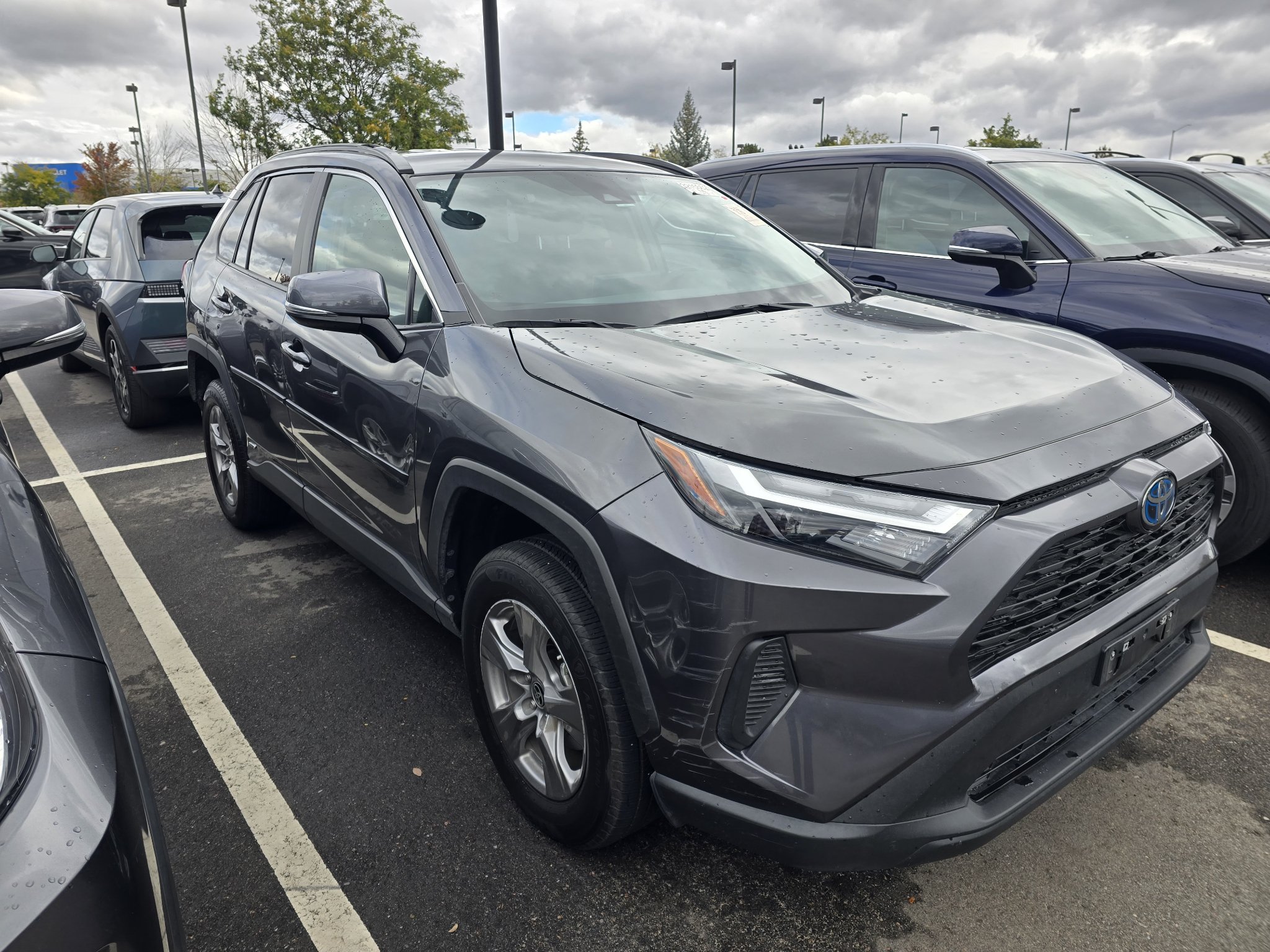 Used 2024 Toyota RAV4 LE AWD/4WD image 14