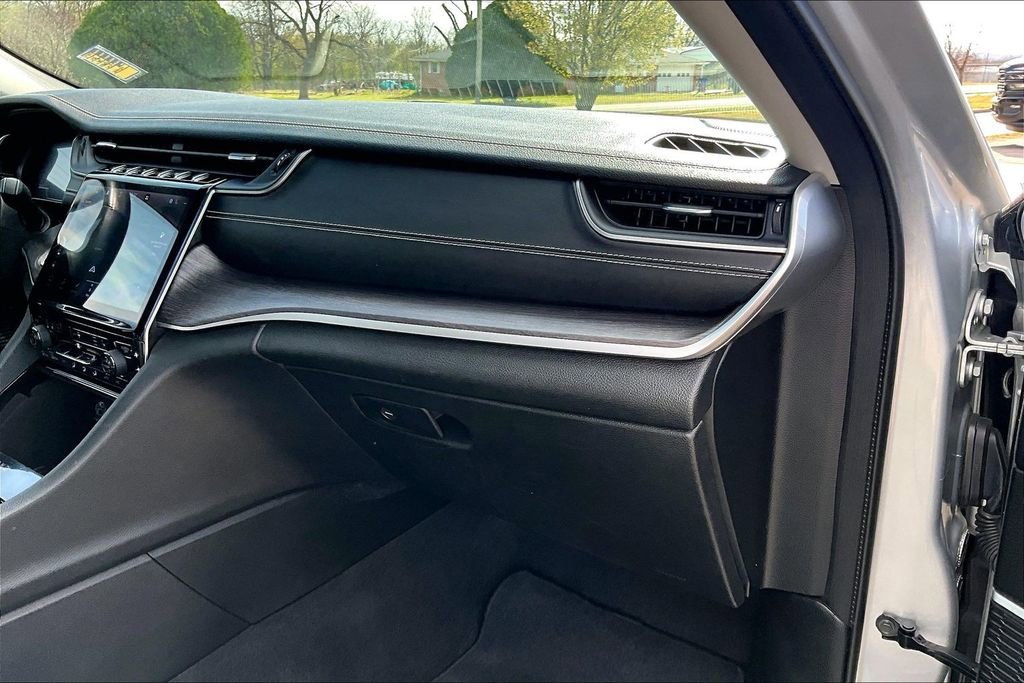 Used 2021 Jeep Grand Cherokee L Limited image 13