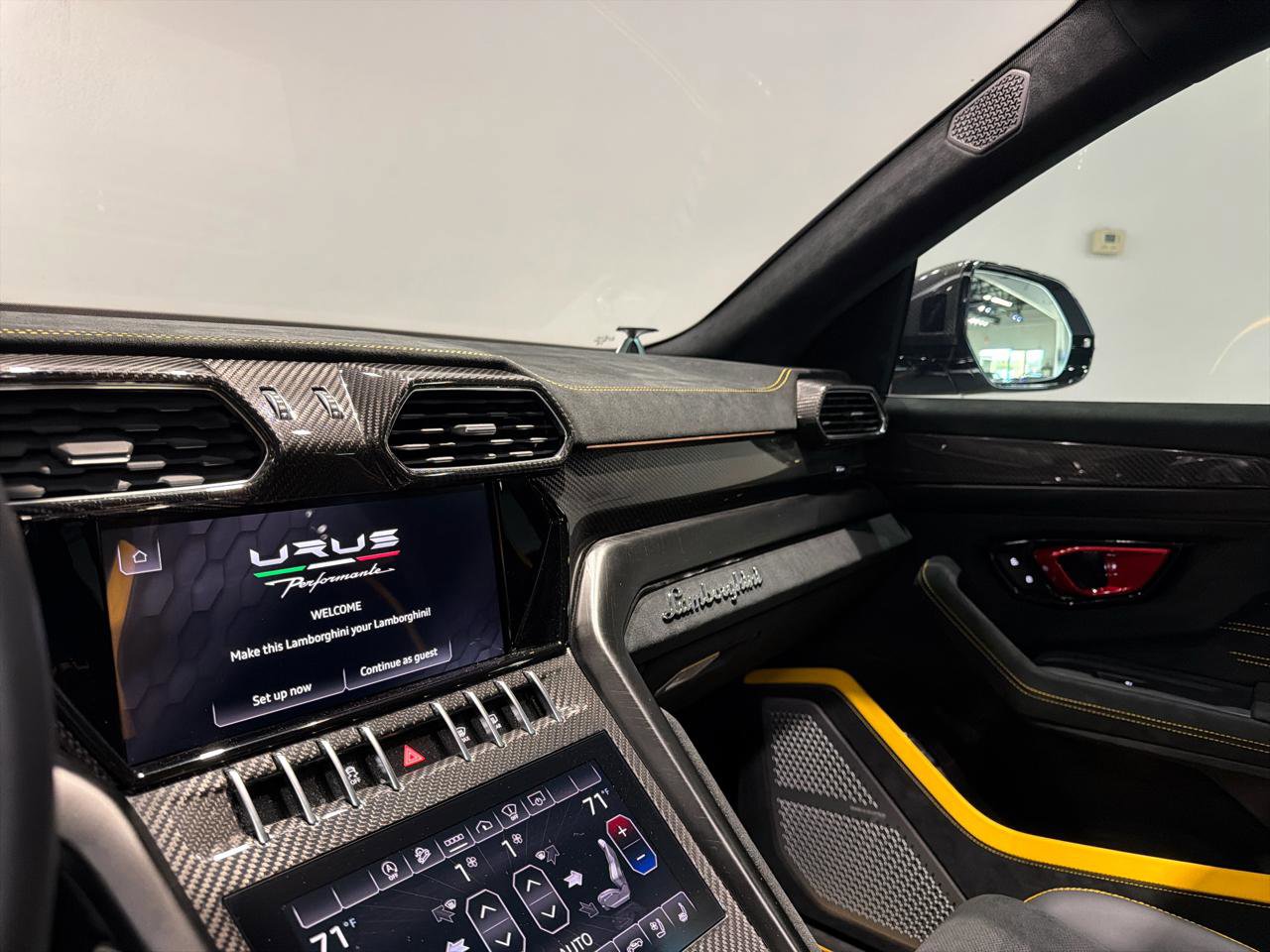 Used 2024 Lamborghini Urus Performante AWD/4WD image 24