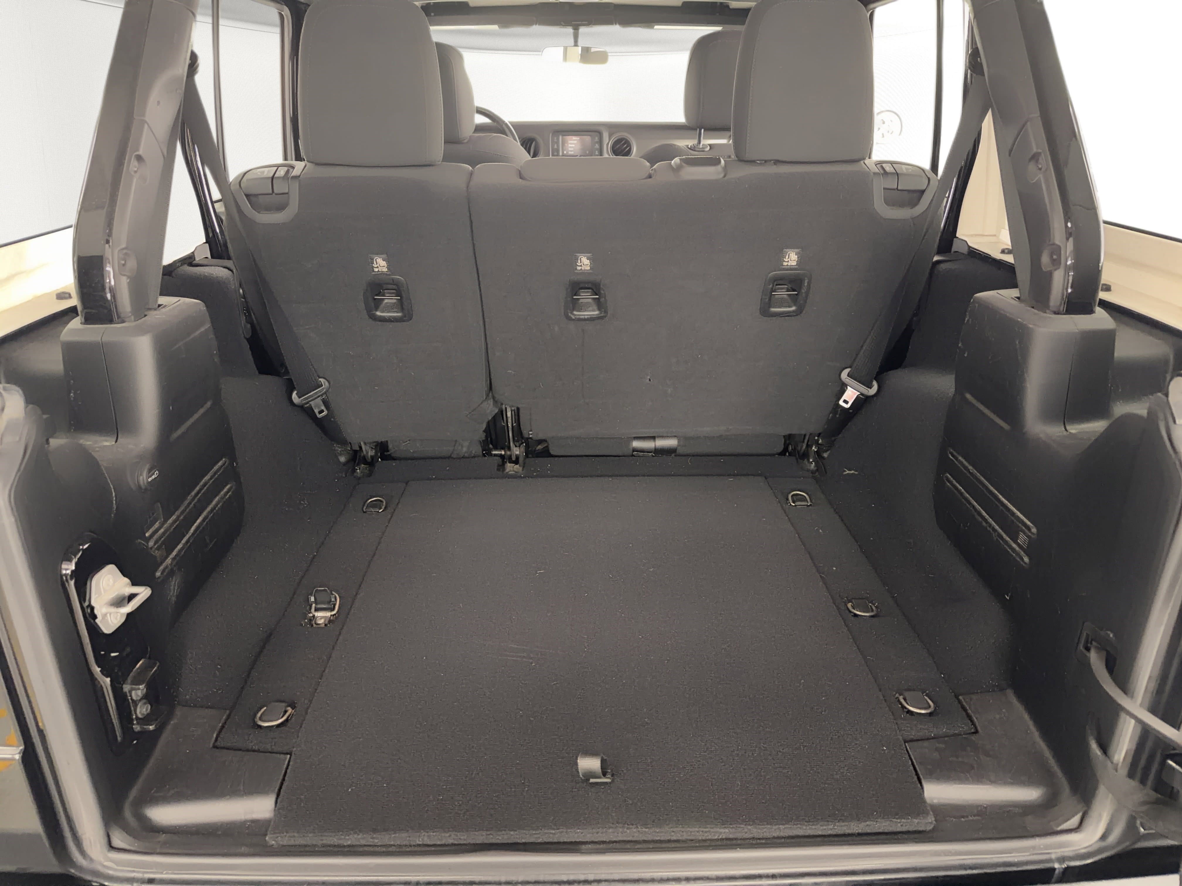 Used 2018 Jeep Wrangler Unlimited Sport S AWD/4WD image 13