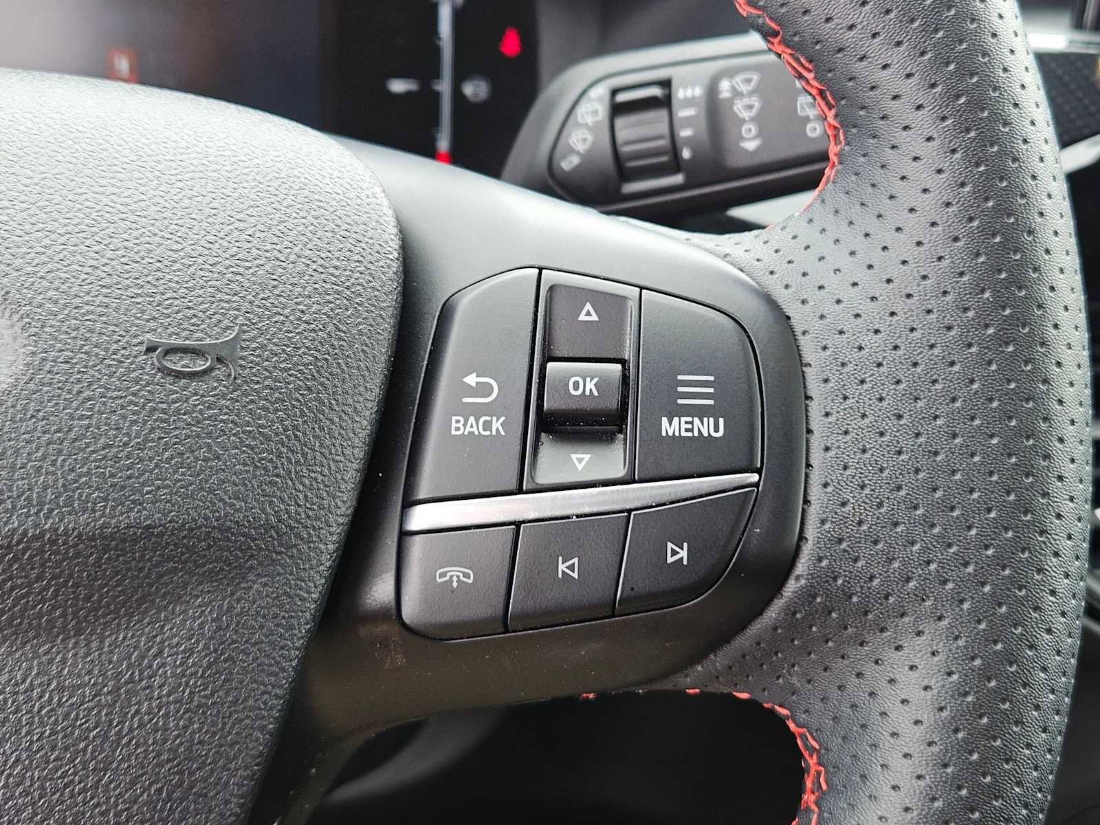 Used 2025 Ford Escape ST-Line Select AWD/4WD image 23