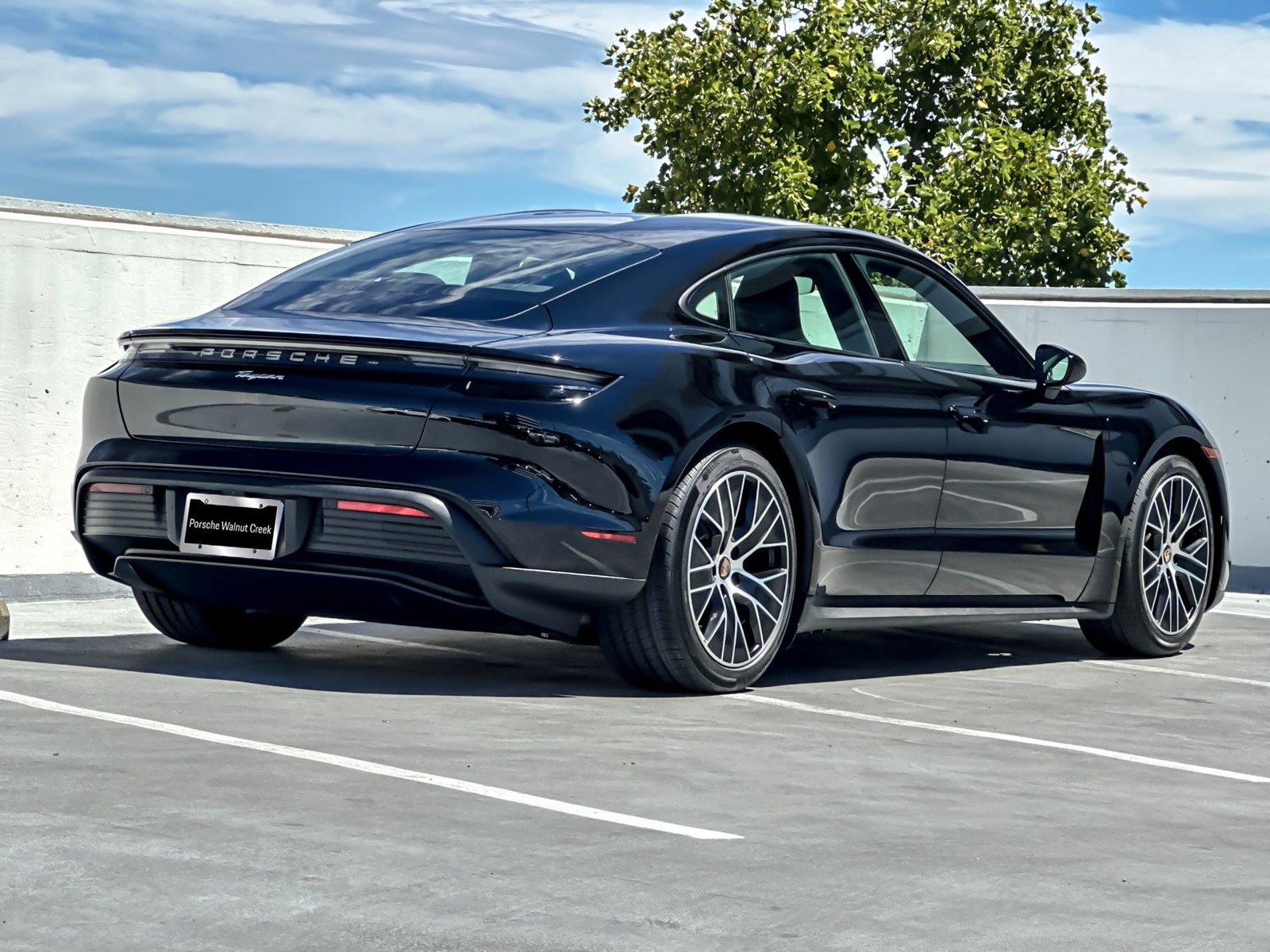 Used 2024 Porsche Taycan RWD image 9