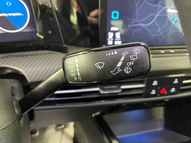 Used 2023 Volkswagen Golf R AWD/4WD image 11