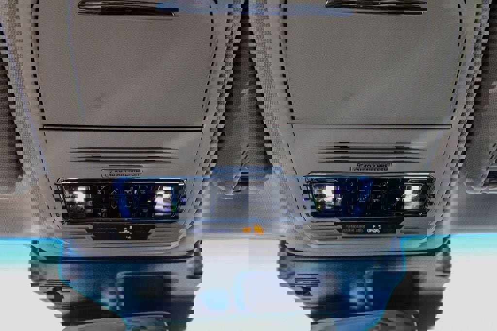 Used 2025 Lincoln Corsair Reserve w/ Equipment Group 202A AWD/4WD image 29