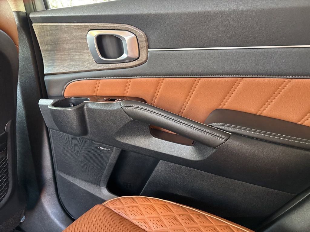 Used 2023 Kia Sorento SX Prestige image 18