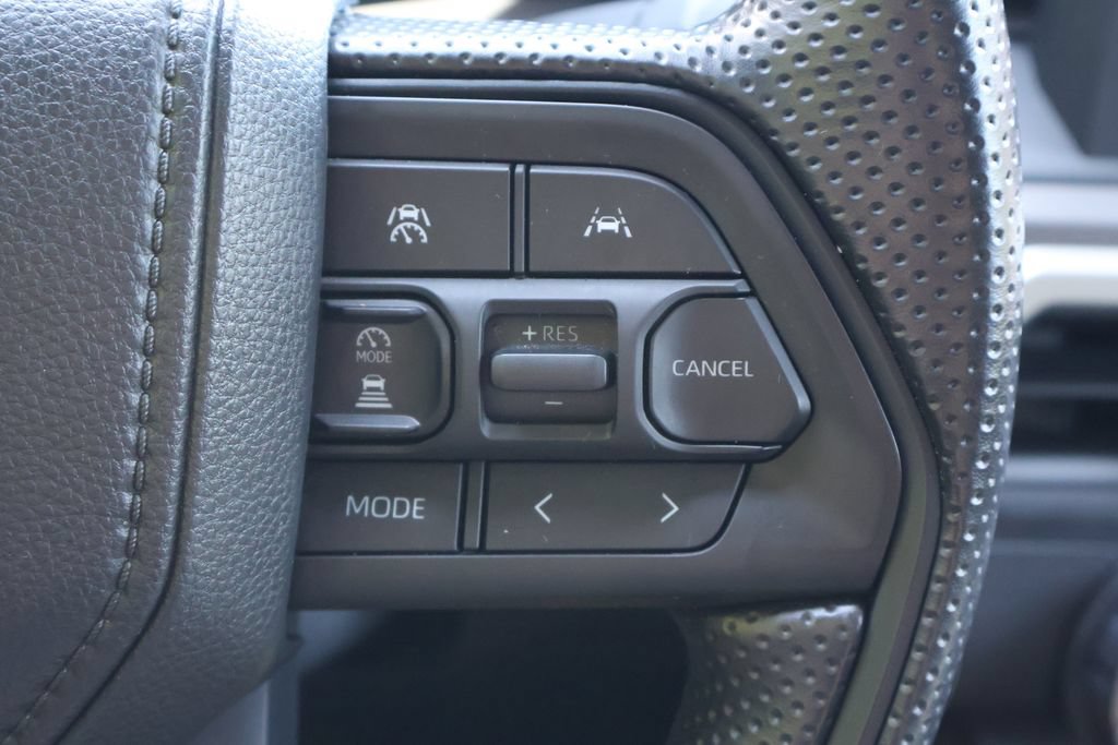 Used 2024 Toyota Tacoma SR5 AWD/4WD image 7