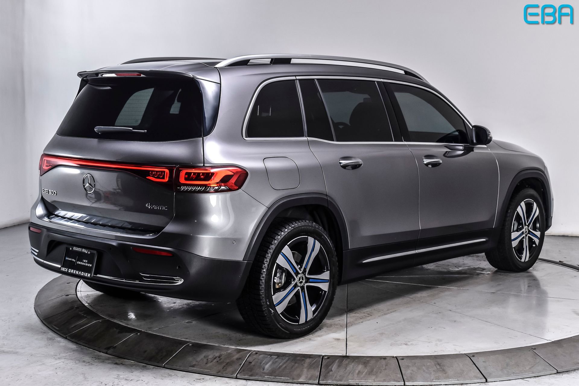Used 2023 Mercedes-Benz EQB 300 4MATIC image 6