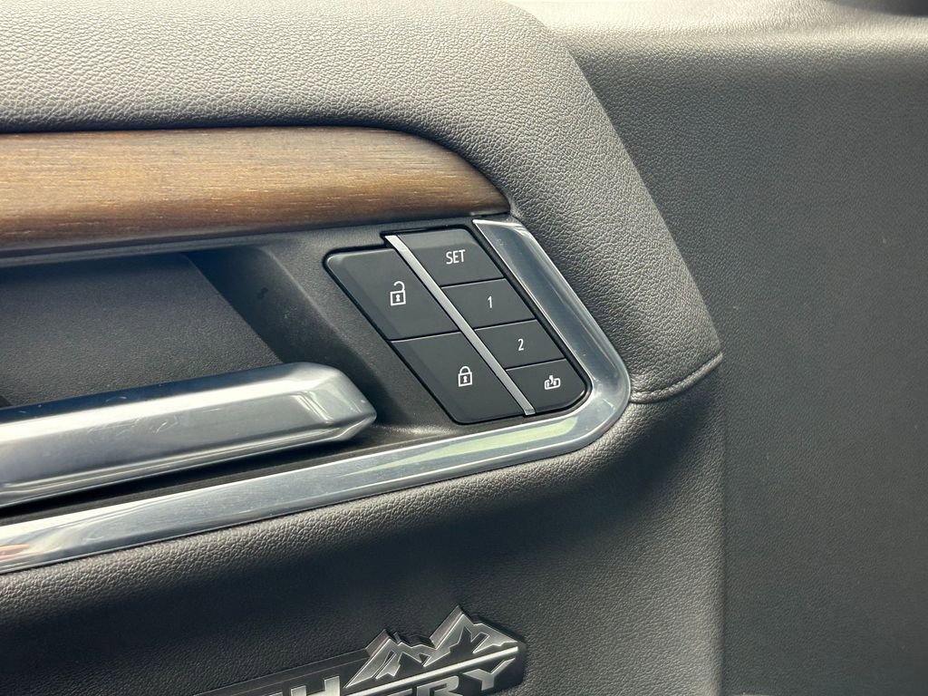 Used 2024 Chevrolet Silverado 1500 High Country w/ Technology Package image 23