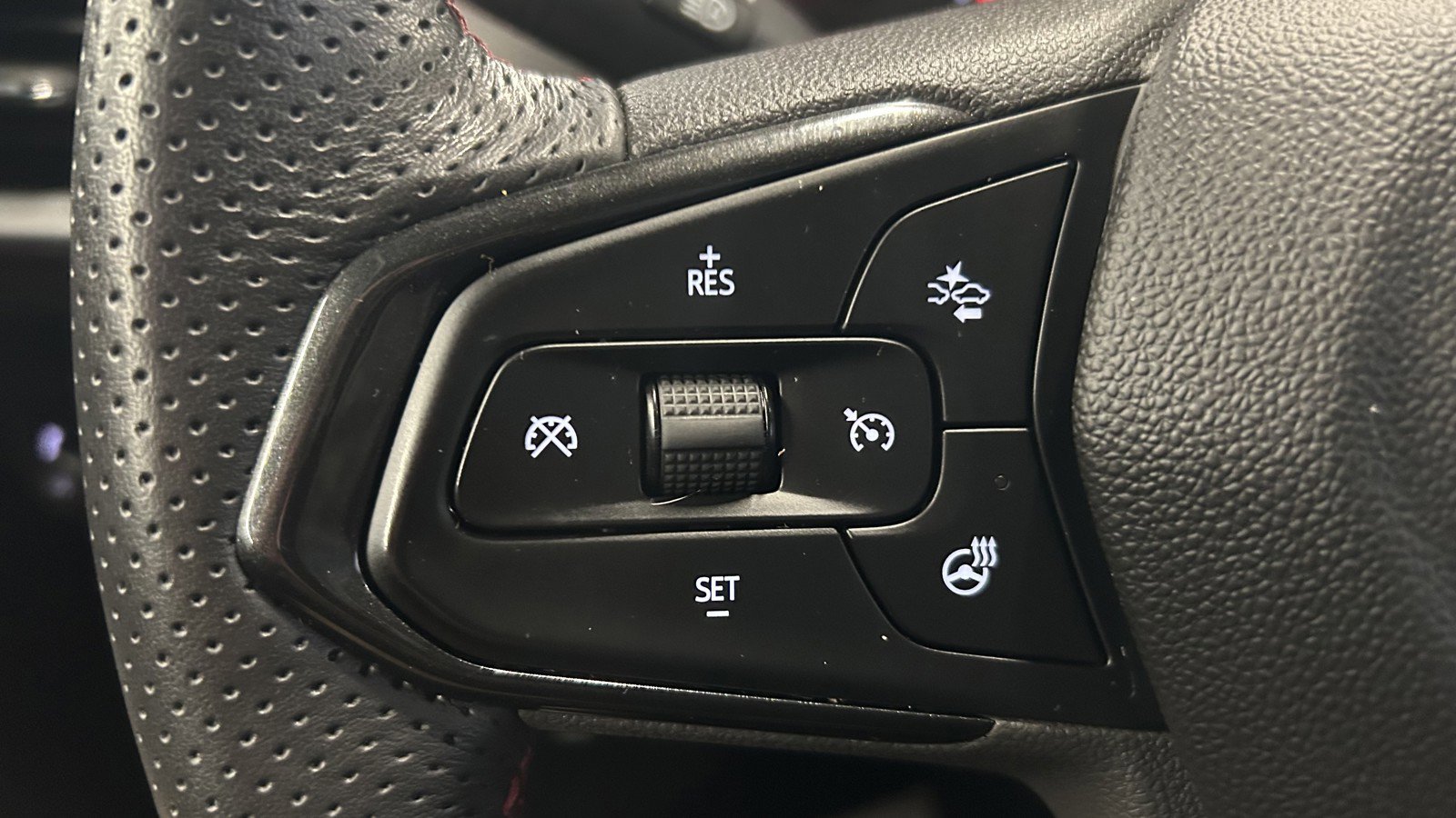 Used 2023 Chevrolet TrailBlazer RS w/ Sun and Liftgate Package image 20