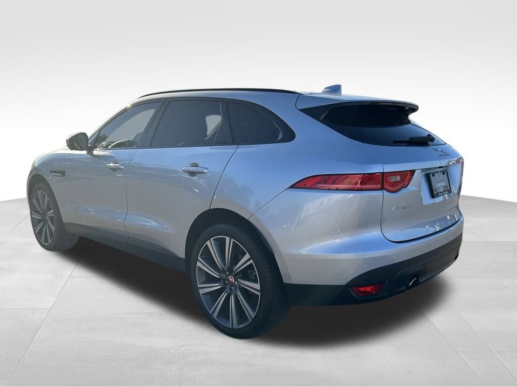 Used 2019 Jaguar F-PACE Prestige image 3