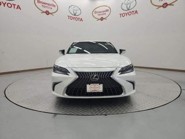 Used 2025 Lexus ES 300h Ultra Luxury FWD image 4