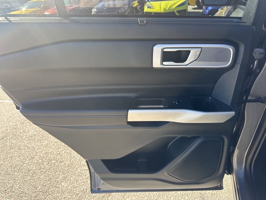 Used 2021 Ford Explorer Limited w/ Hybrid Equipment Group 310A image 31