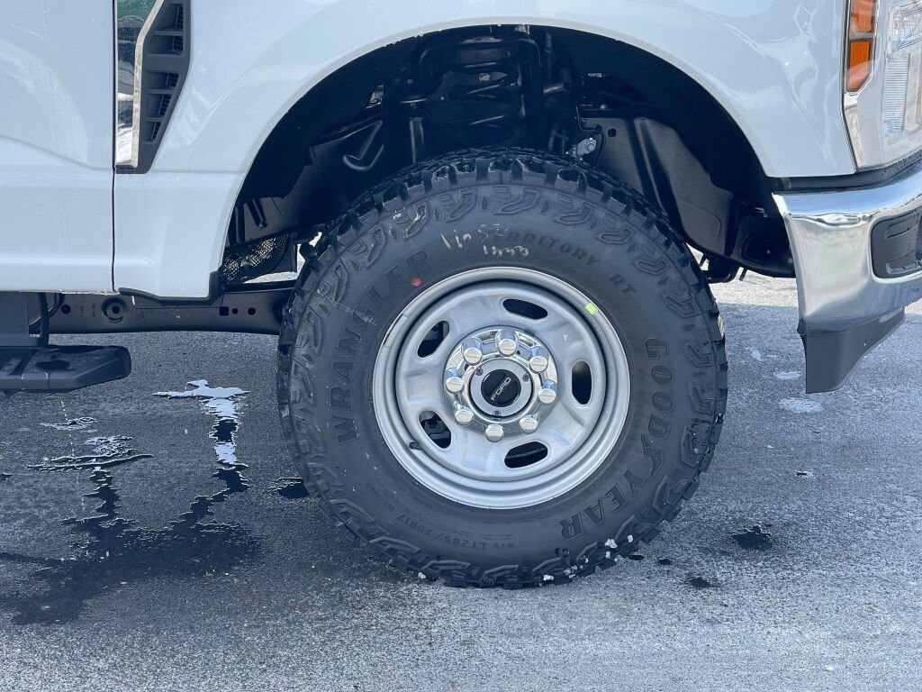 New 2026 Ford F250 XL w/ XL Off-Road Package image 16