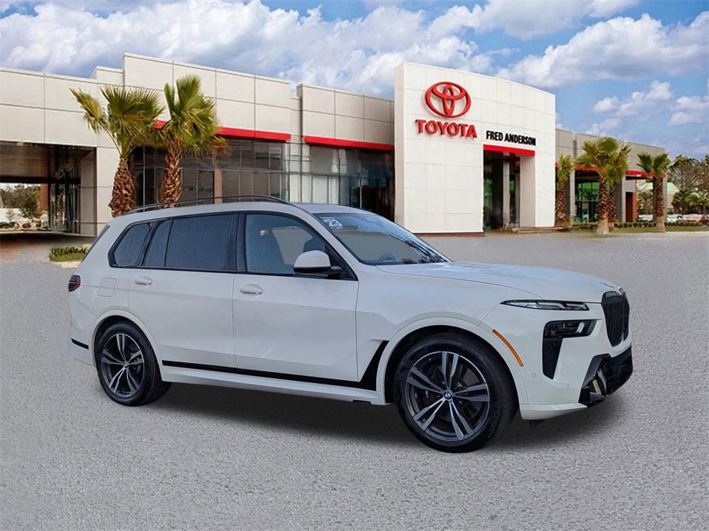 Used 2023 BMW X7 xDrive40i w/ Executive Package image 1