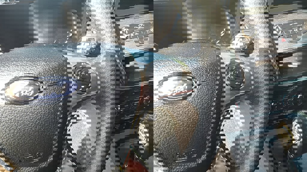 Used 2020 Ford Transit Connect XLT image 15