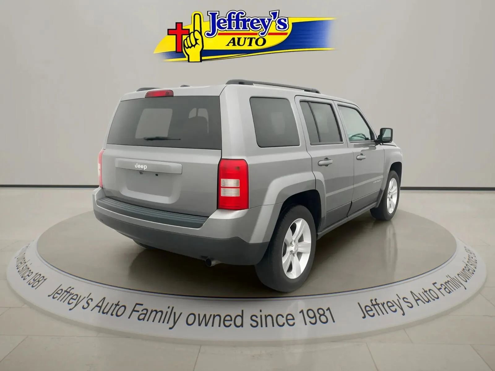 Used 2011 Jeep Patriot Latitude FWD image 3