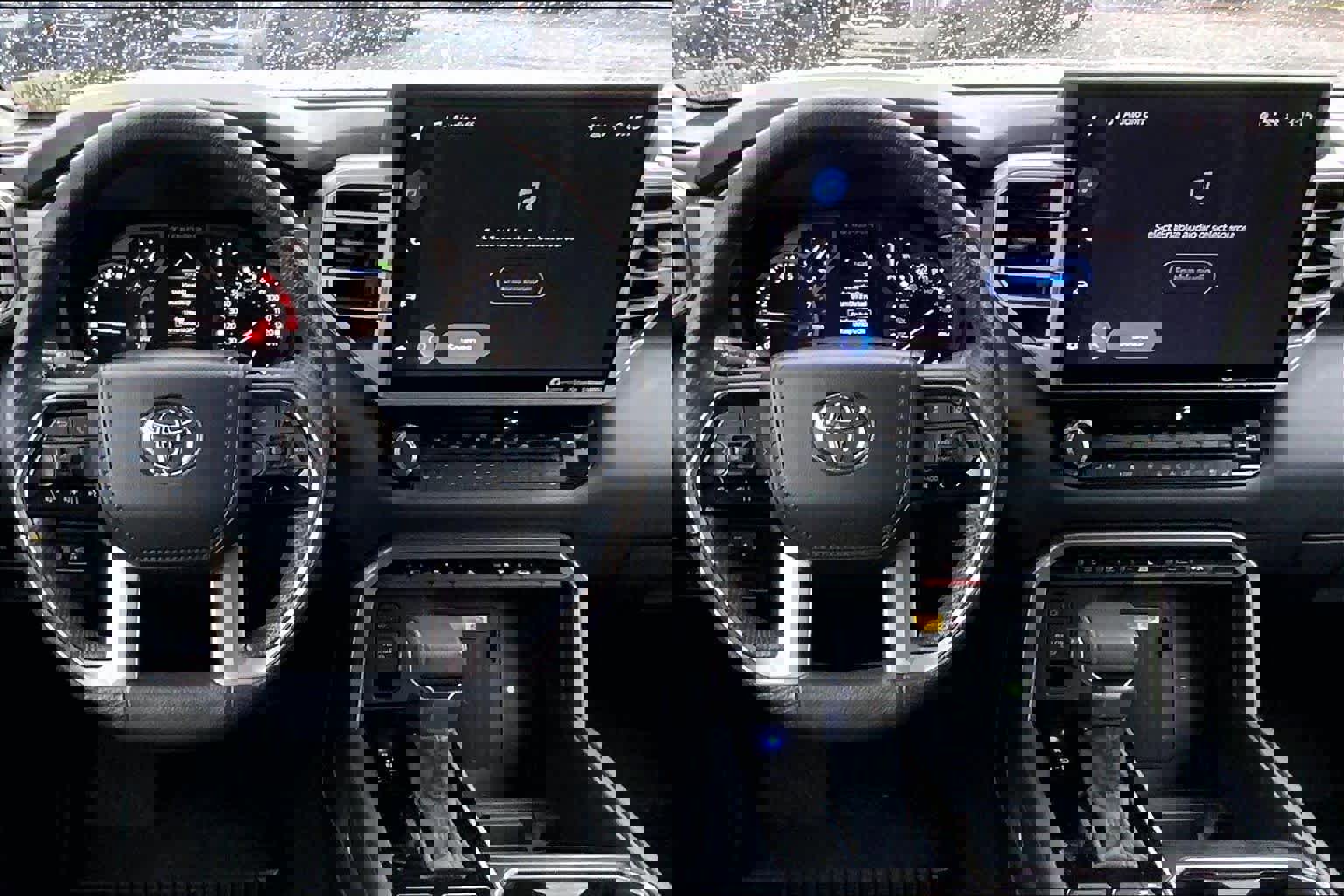 Used 2023 Toyota Tundra Limited image 5