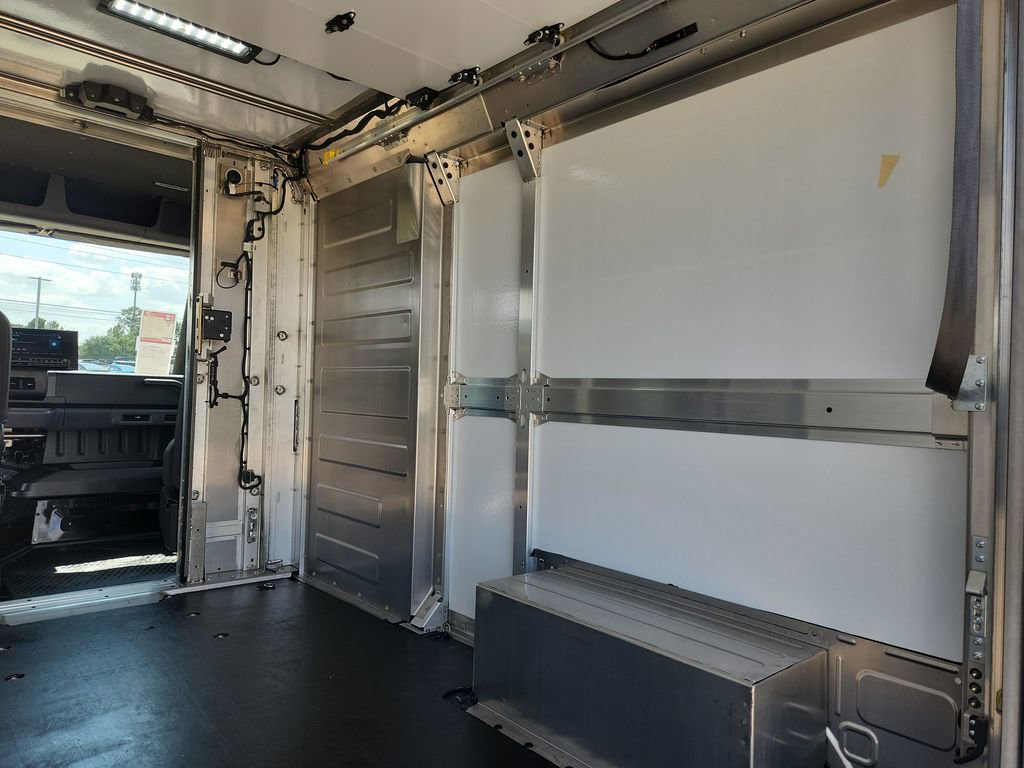 Used 2024 Chevrolet Brightdrop 400 w/ Commercial Equipment Package AWD/4WD image 16