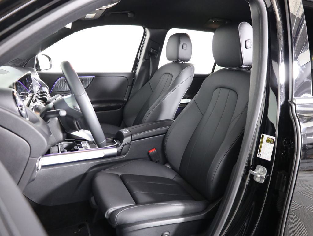 Certified 2025 Mercedes-Benz GLB 250 4MATIC image 39