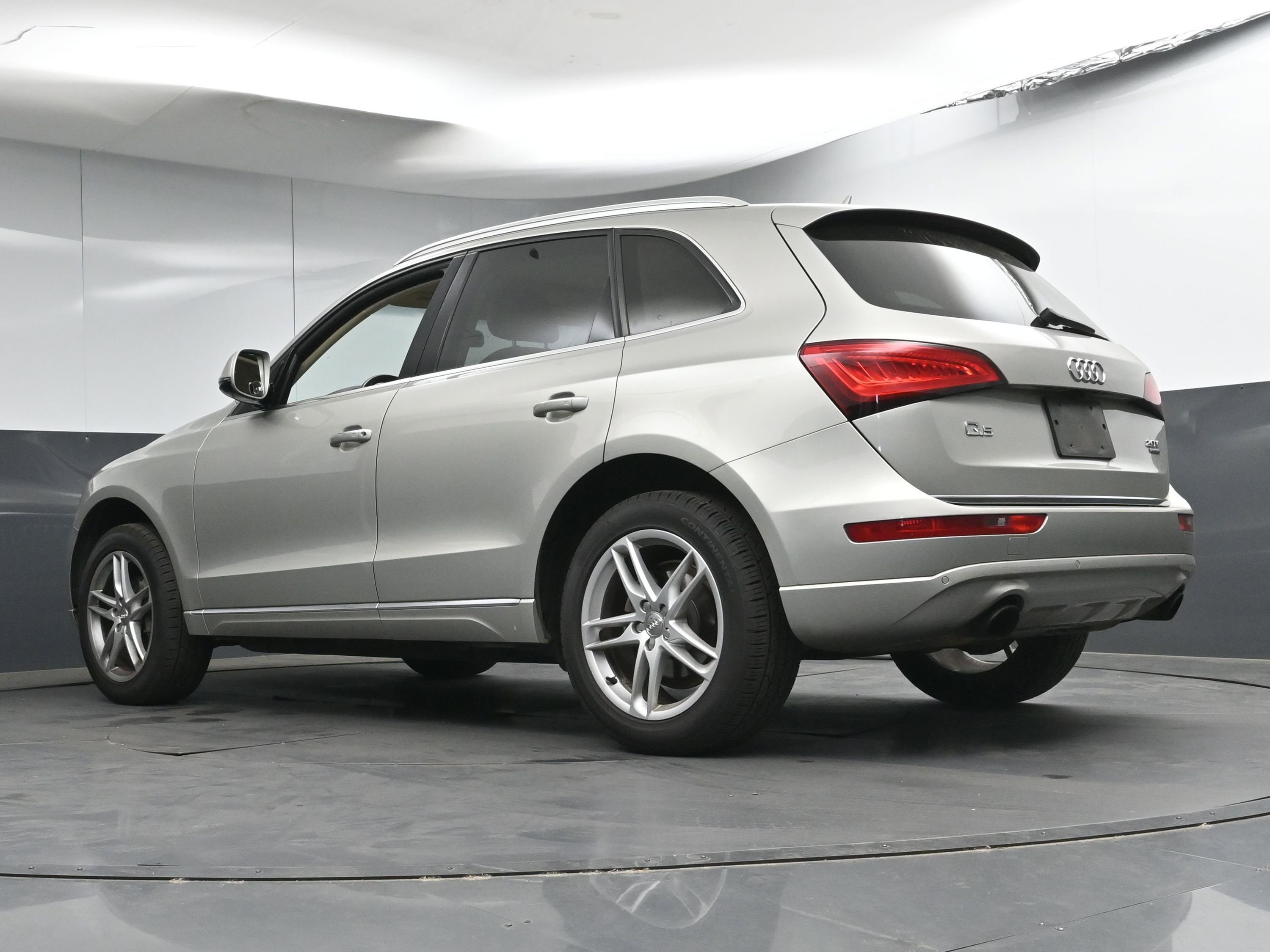 Used 2016 Audi Q5 2.0T Premium Plus w/ Technology Package image 27