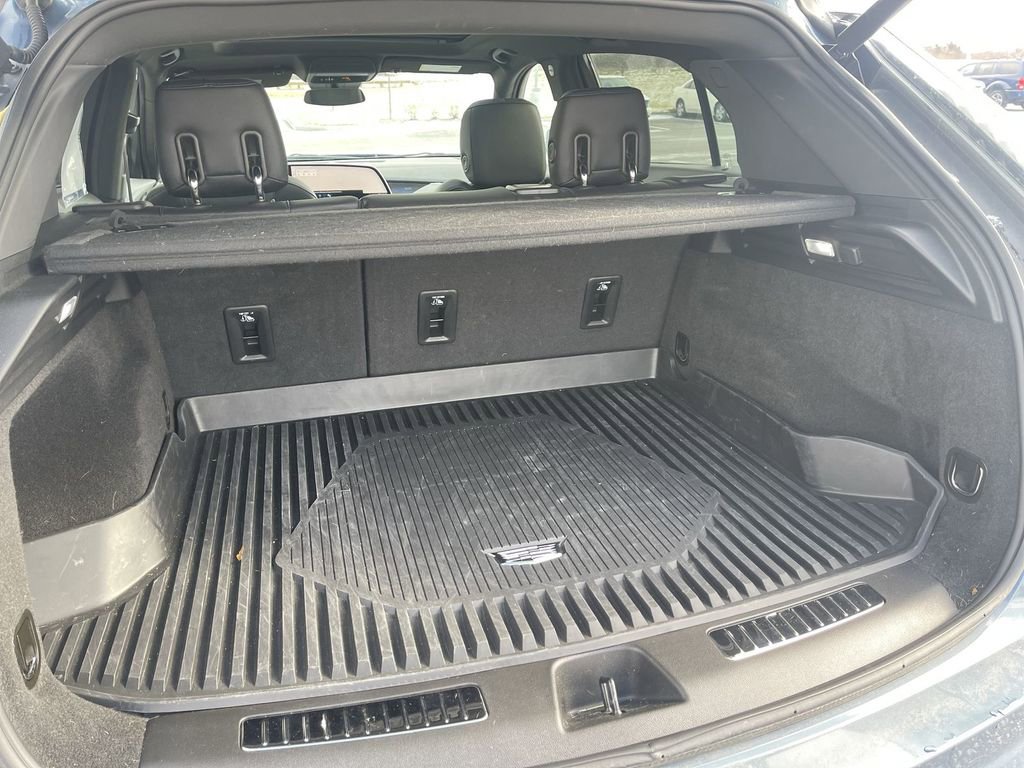 Certified 2024 Cadillac XT4 Sport w/ Cold Weather Package image 5