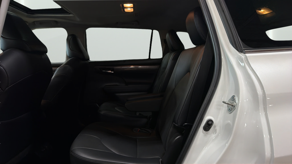 Used 2023 Toyota Highlander Limited AWD/4WD image 25