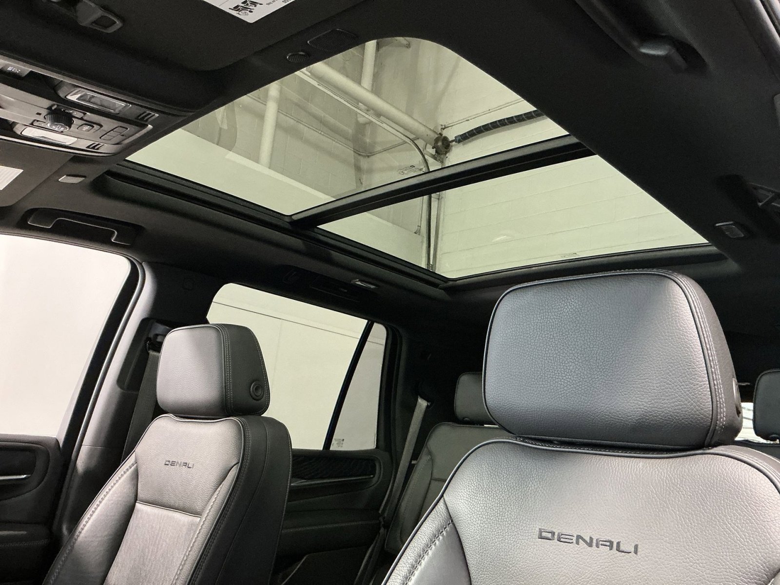 Used 2021 GMC Yukon Denali AWD/4WD image 24