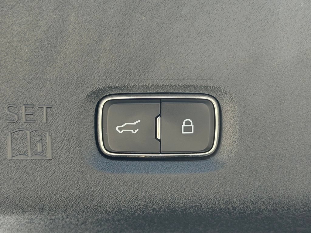 Used 2025 Lincoln Navigator Reserve AWD/4WD image 15