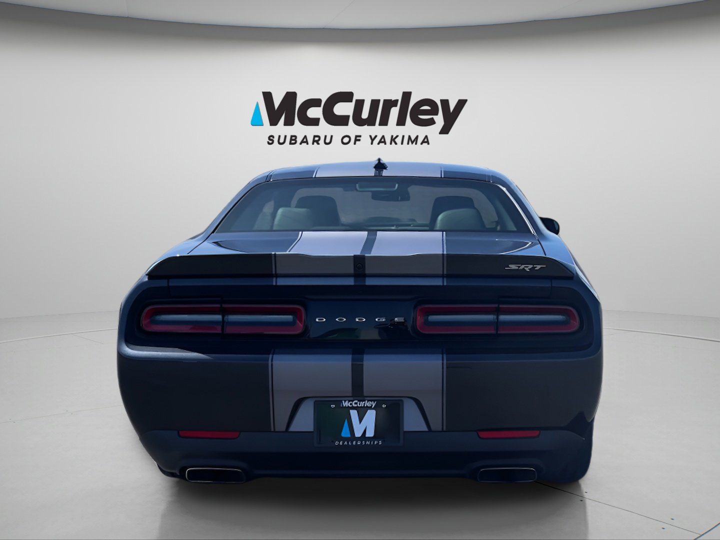 Used 2016 Dodge Challenger SRT w/ Technology Group RWD image 5