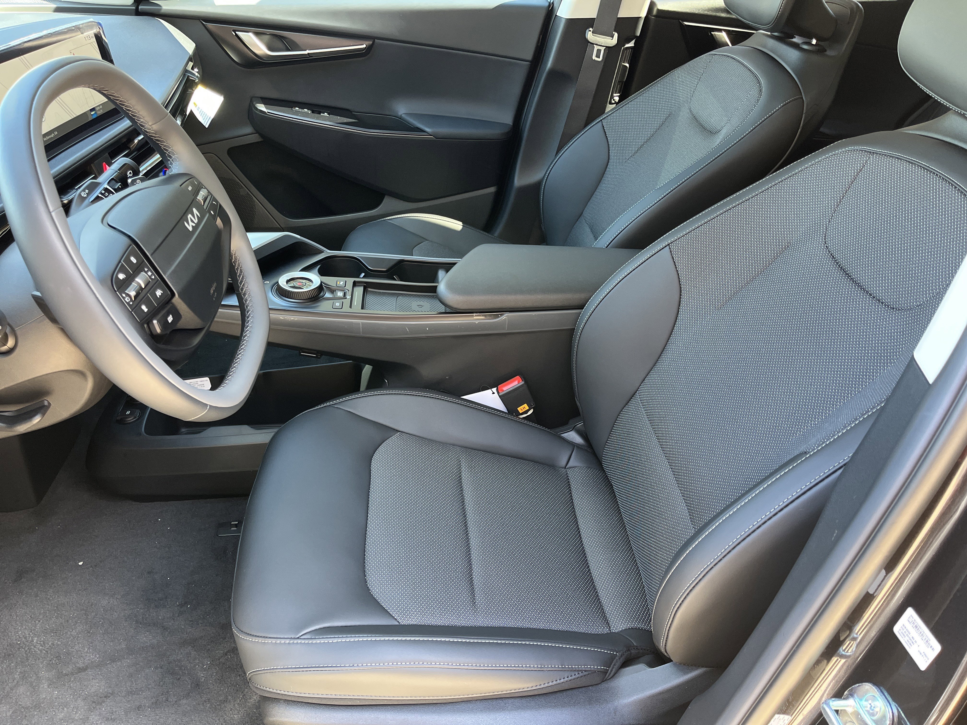 New 2025 Kia EV6 Light w/ Light LR Technology Package image 17