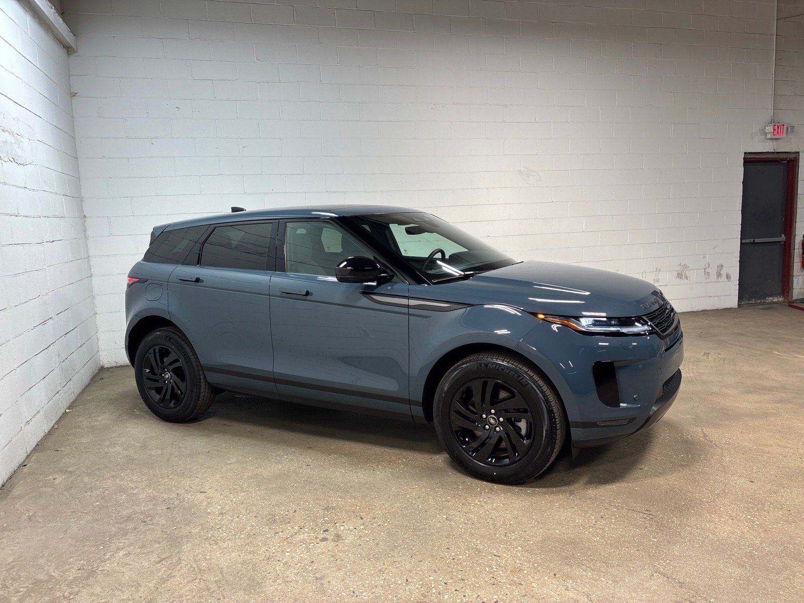 New 2026 Land Rover Range Rover Evoque S AWD/4WD image 5