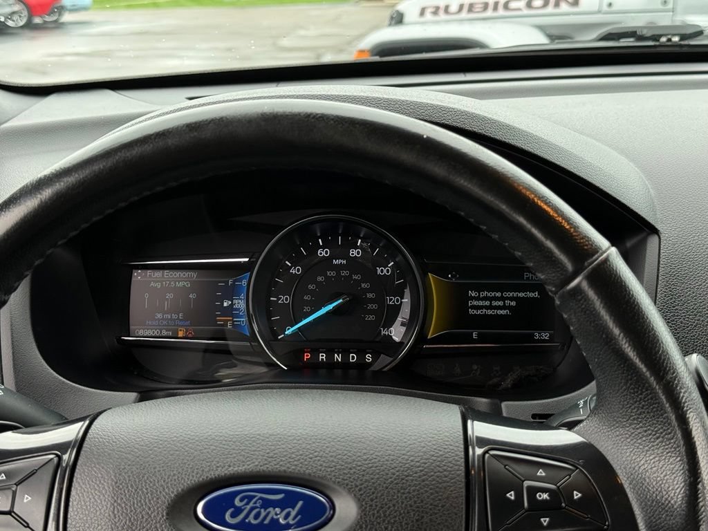 Used 2017 Ford Explorer XLT w/ Equipment Group 202A AWD/4WD image 6