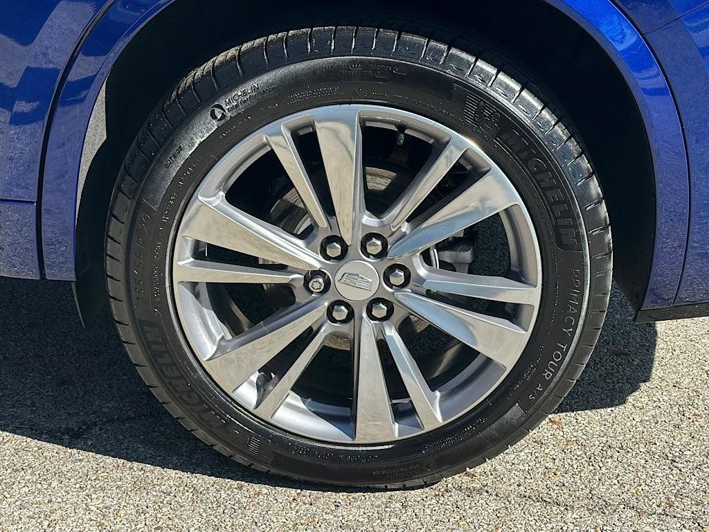Used 2025 Cadillac XT6 Premium Luxury image 29