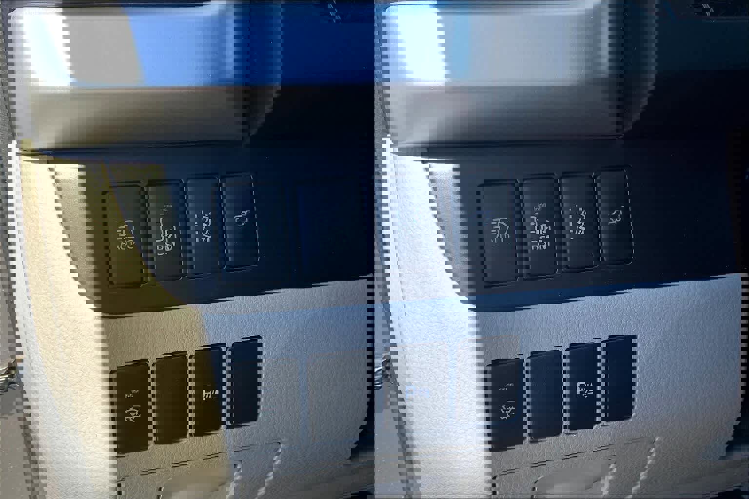 Used 2015 Toyota Highlander Limited w/ Driver Technology Package image 33