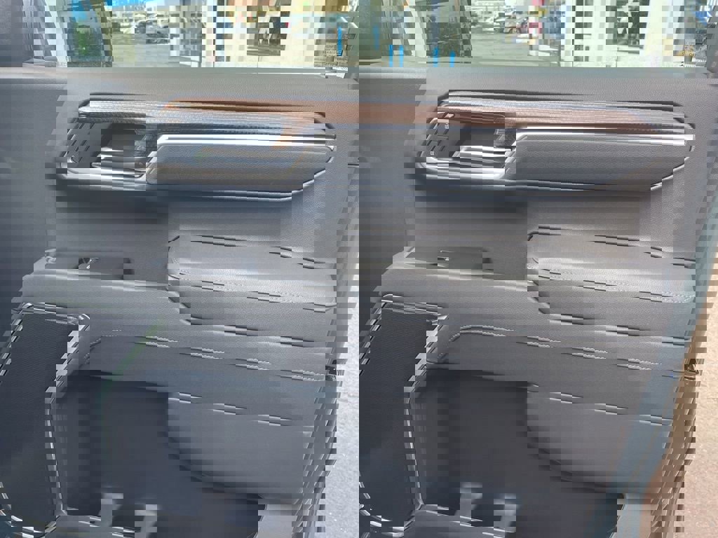 New 2026 Chevrolet Silverado 1500 LT image 38