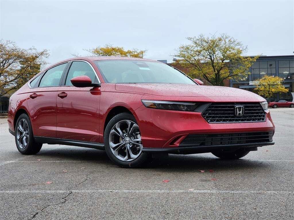 Used 2024 Honda Accord EX image 2