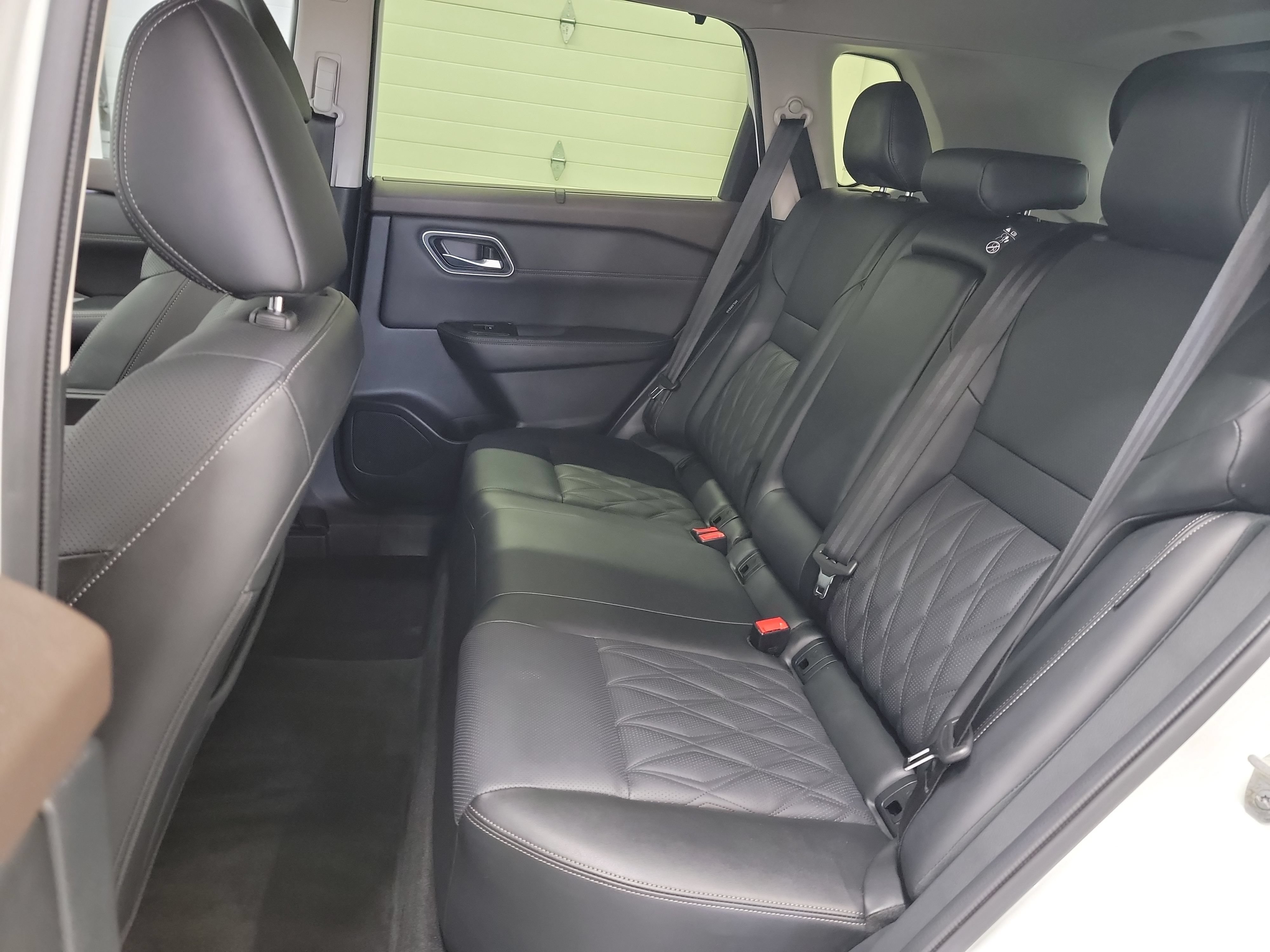 Used 2023 Nissan Rogue Platinum FWD image 28