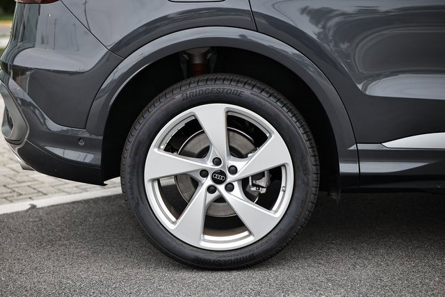 New 2025 Audi Q5 Premium Plus image 6