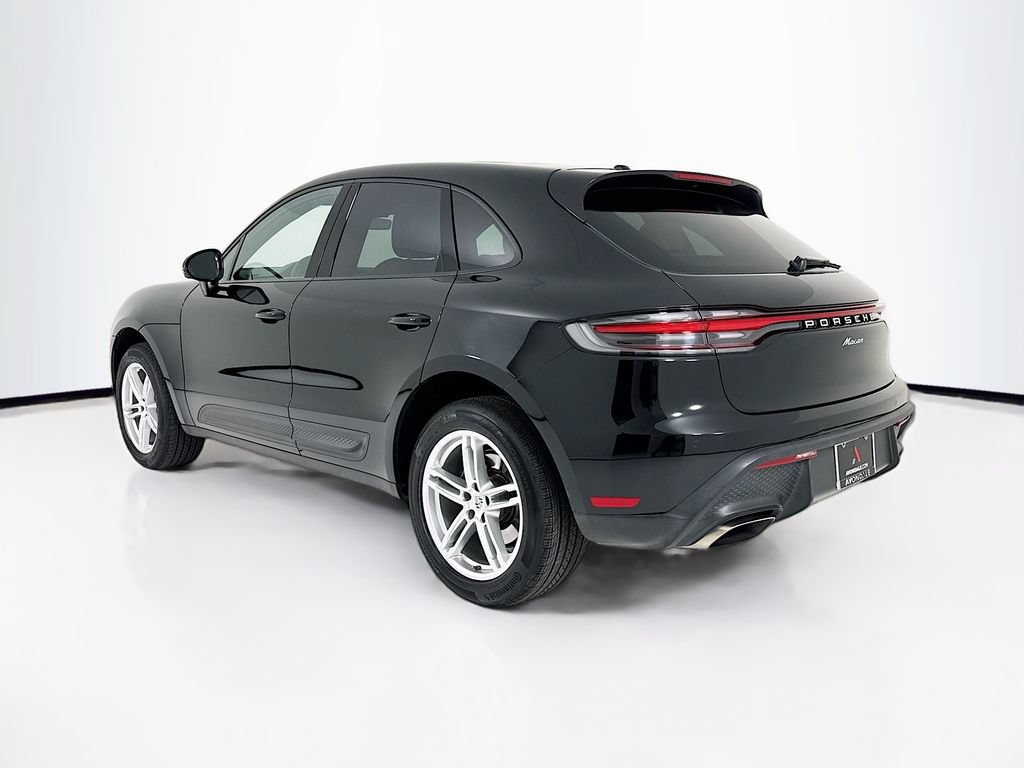 Certified 2022 Porsche Macan AWD/4WD image 3