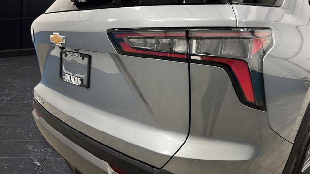 New 2026 Chevrolet Equinox LT w/ Convenience Package II image 32