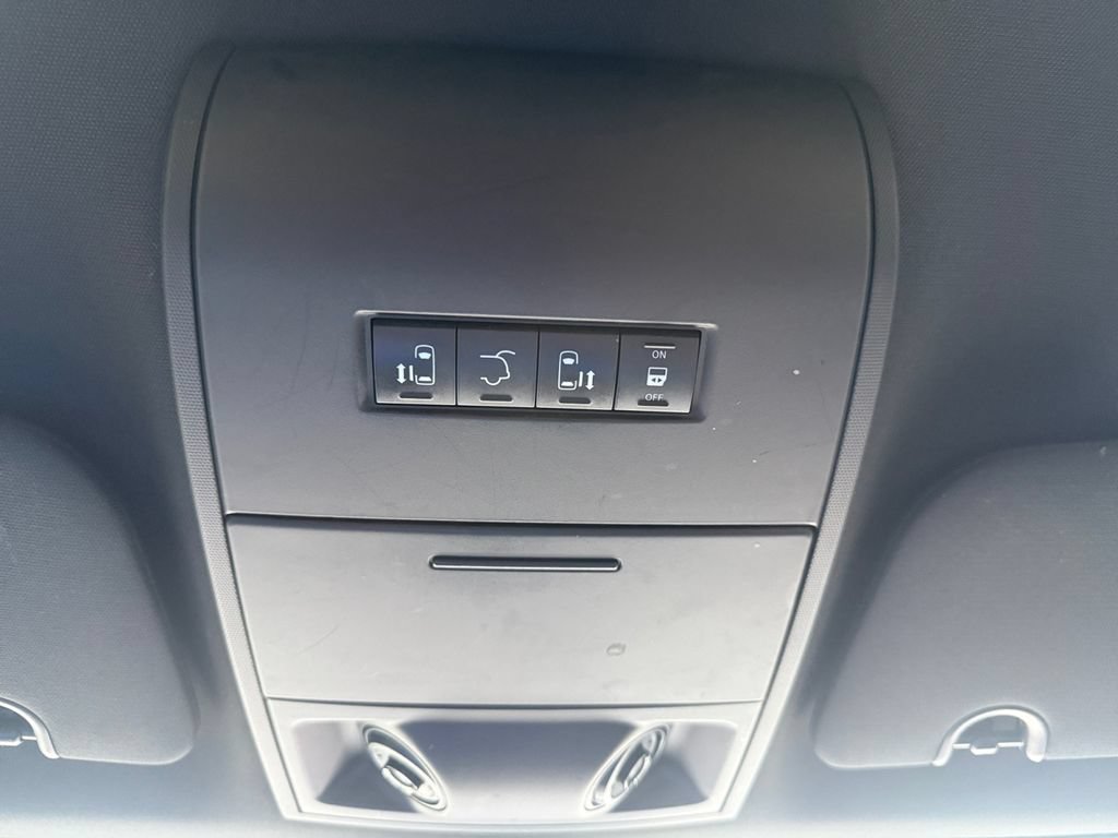 Used 2017 Dodge Grand Caravan GT FWD image 20