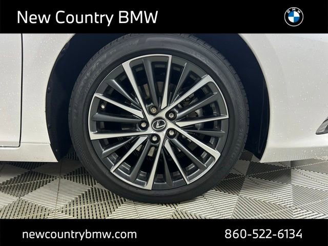 Used 2023 Lexus ES 300h w/ Premium Package FWD image 8